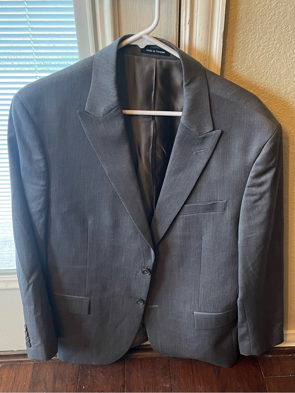 Men's Charcoal Gray Two-Button Blazer 42S Egara